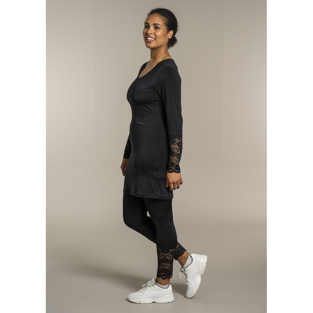 Sandgaard Bluse med blonde ærmer Top Black